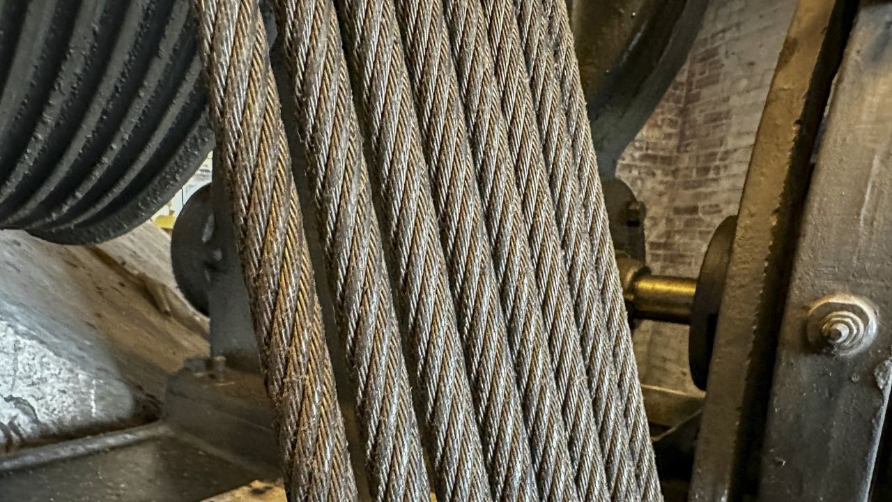 Applications of Elevator Traction Belts: From Lifts to Walkways